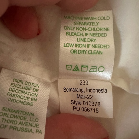 Women’s white Lilly Pulitzer top with pompoms on the bottom - Picture 5 of 10